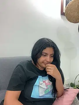 cloe small online show from 01.24.25
