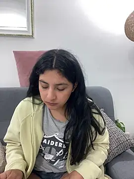 cloe small online show from 01.25.25