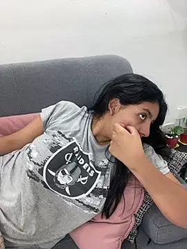 cloe small online show from 01.25.25