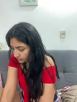 cloe small online show from 01.31.25