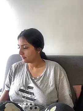 cloe small online show from 02.22.25