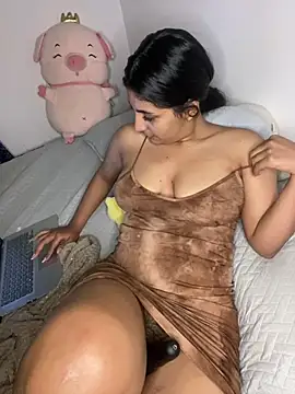 cloe small online show from 02.23.25