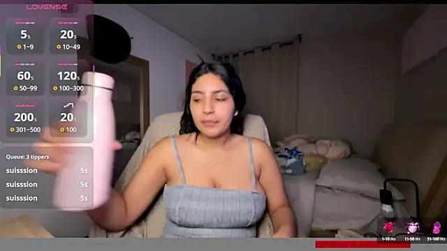 cloe small online show from 10.15.25