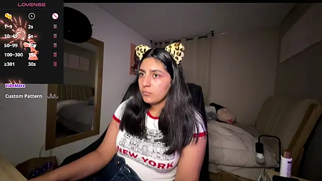 cloe small online show from 10.27.25