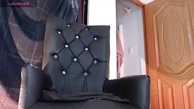 Snapshot of ren_stipee chatting on 02.05.25 ren stipee online show from 02.05.25