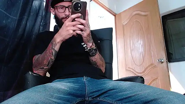 Snapshot of ren_stipee chatting on 02.07.25 ren stipee online show from 02.07.25