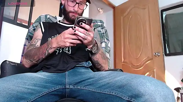 Snapshot of ren_stipee chatting on 02.09.25 ren stipee online show from 02.09.25