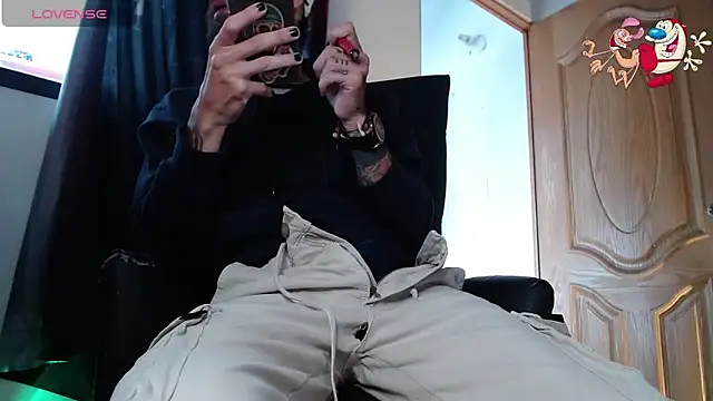 Snapshot of ren_stipee chatting on 02.11.25 ren stipee online show from 02.11.25