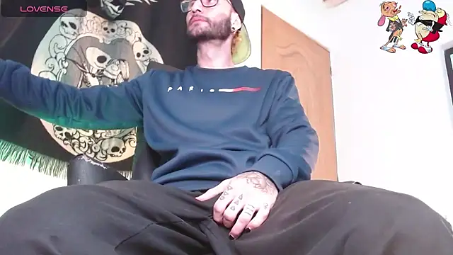 Snapshot of ren_stipee chatting on 10.25.25 ren stipee online show from 10.25.25