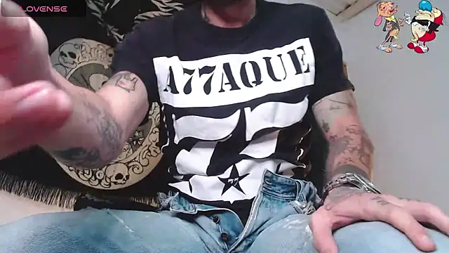 Snapshot of ren_stipee chatting on 11.13.25 ren stipee online show from 11.13.25