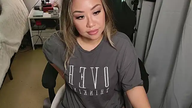 SpikedBella online show from 03.20.25