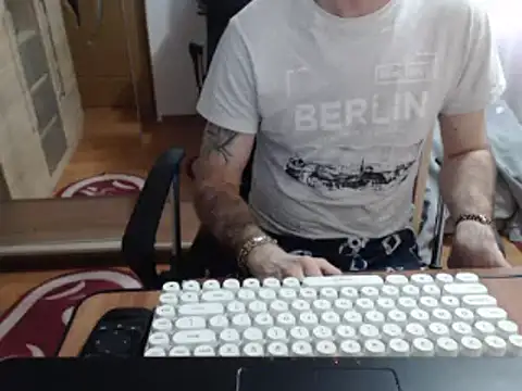 uncutguy01 online show from 03.18.25