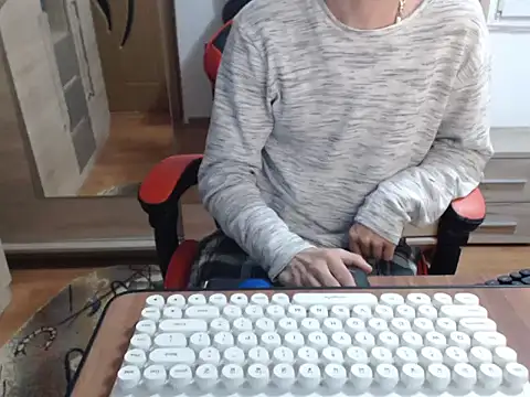 Snapshot of uncutguy01 chatting on 10.03.25 uncutguy01 online show from 10.03.25