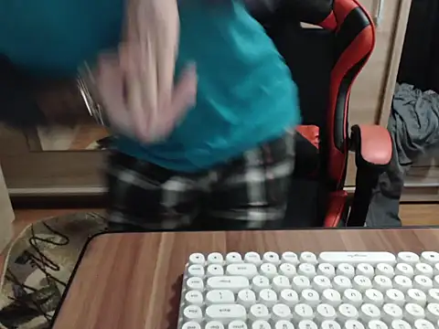 Snapshot of uncutguy01 chatting on 10.13.25 uncutguy01 online show from 10.13.25