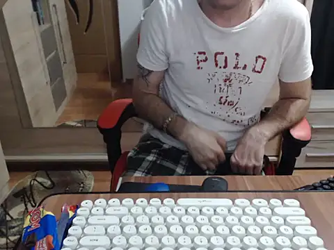 Snapshot of uncutguy01 chatting on 10.28.25 uncutguy01 online show from 10.28.25