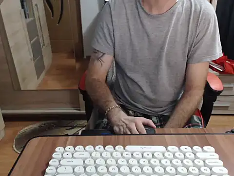 Snapshot of uncutguy01 chatting on 10.30.25 uncutguy01 online show from 10.30.25