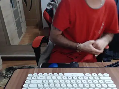 Snapshot of uncutguy01 chatting on 11.03.25 uncutguy01 online show from 11.03.25