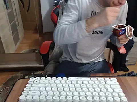 Snapshot of uncutguy01 chatting on 11.10.25 uncutguy01 online show from 11.10.25