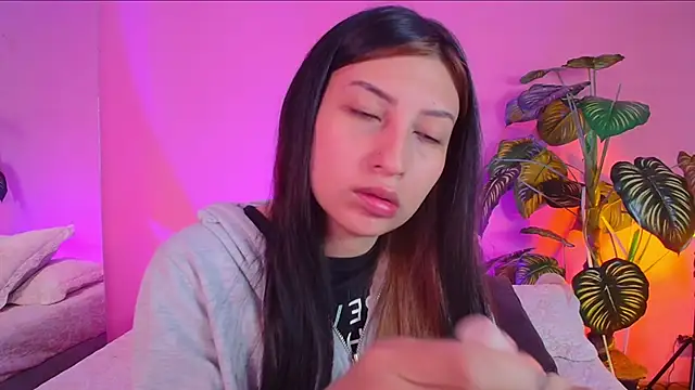 Nicolette ks  online show from 12.20.24