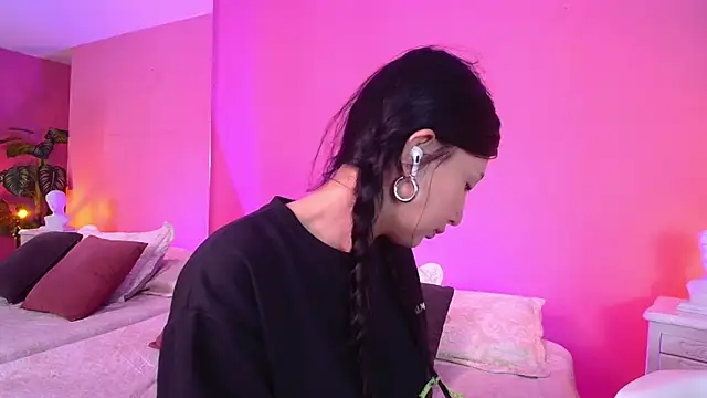 Nicolette ks  online show from 12.27.24