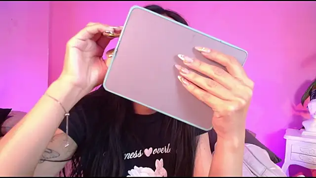 Nicolette ks  online show from 01.04.25