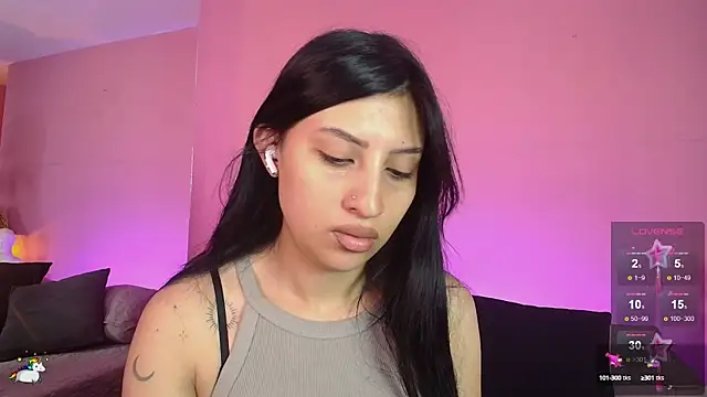 Nicolette ks  online show from 01.07.25