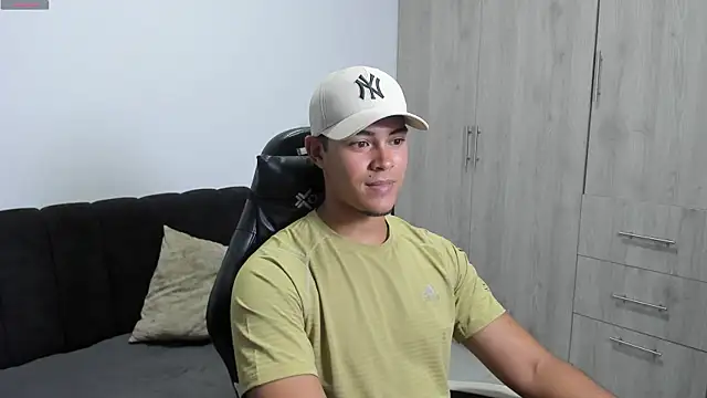 Snapshot of Iamdylan777 chatting on 07.25.26 Iamdylan777 online show from 07.25.26