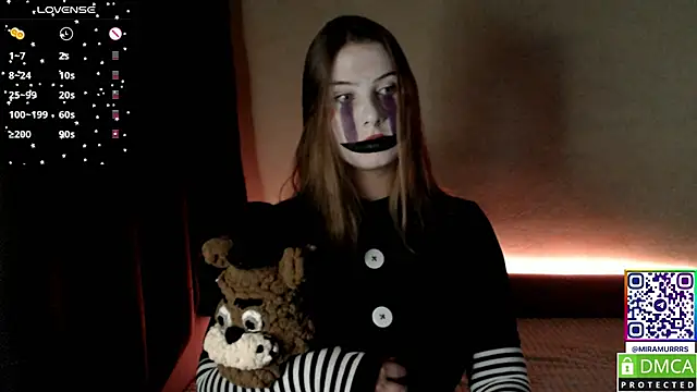 Snapshot of MurrrWorren chatting on 10.31.25 MurrrWorren online show from 10.31.25