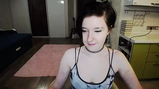 Snapshot of Kira_Bakker chatting on 02.05.25 Kira Bakker online show from 02.05.25