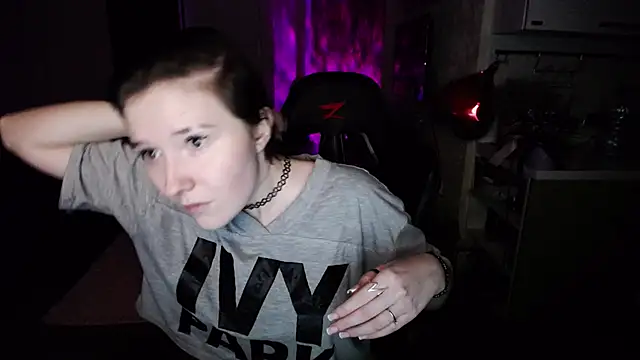 Snapshot of Kira_Bakker chatting on 03.09.25 Kira Bakker online show from 03.09.25