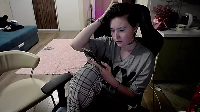 Snapshot of Kira_Bakker chatting on 03.22.25 Kira Bakker online show from 03.22.25