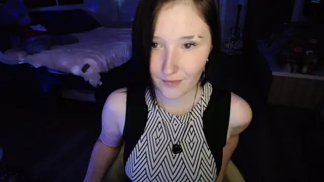 Snapshot of Kira_Bakker chatting on 10.02.25 Kira Bakker online show from 10.02.25