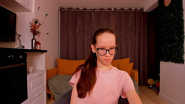 Snapshot of BettyBrowni chatting on 01.27.25 BettyBrowni online show from 01.27.25