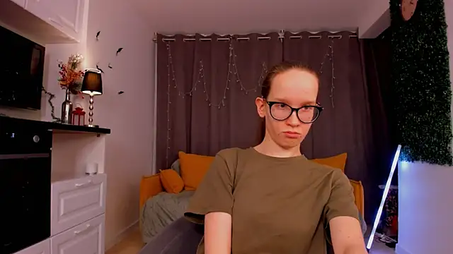 Snapshot of BettyBrowni chatting on 02.01.25 BettyBrowni online show from 02.01.25