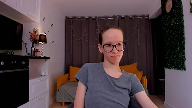 Snapshot of BettyBrowni chatting on 02.07.25 BettyBrowni online show from 02.07.25