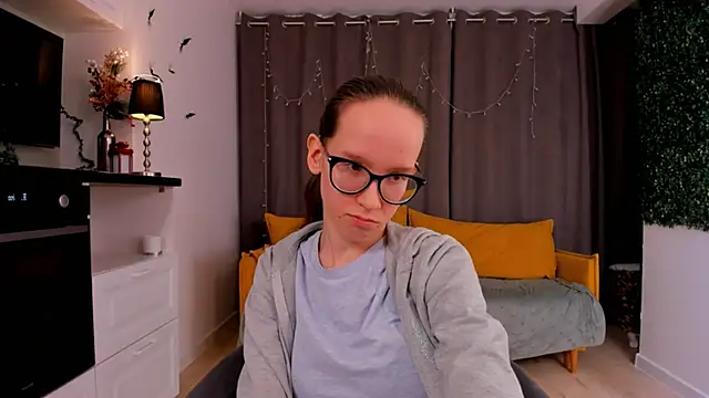 Snapshot of BettyBrowni chatting on 02.08.25 BettyBrowni online show from 02.08.25