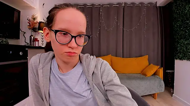 Snapshot of BettyBrowni chatting on 02.09.25 BettyBrowni online show from 02.09.25