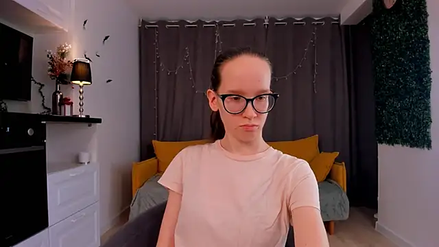 Snapshot of BettyBrowni chatting on 02.10.25 BettyBrowni online show from 02.10.25