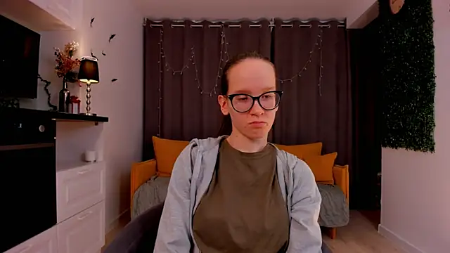 Snapshot of BettyBrowni chatting on 02.10.25 BettyBrowni online show from 02.10.25