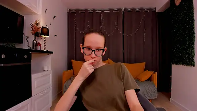 Snapshot of BettyBrowni chatting on 02.11.25 BettyBrowni online show from 02.11.25