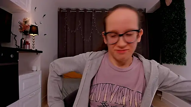 Snapshot of BettyBrowni chatting on 02.13.25 BettyBrowni online show from 02.13.25