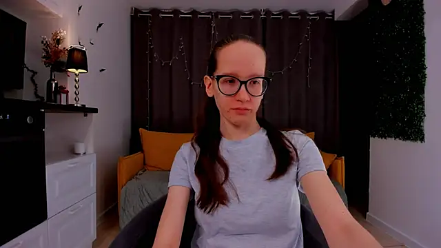 Snapshot of BettyBrowni chatting on 02.13.25 BettyBrowni online show from 02.13.25