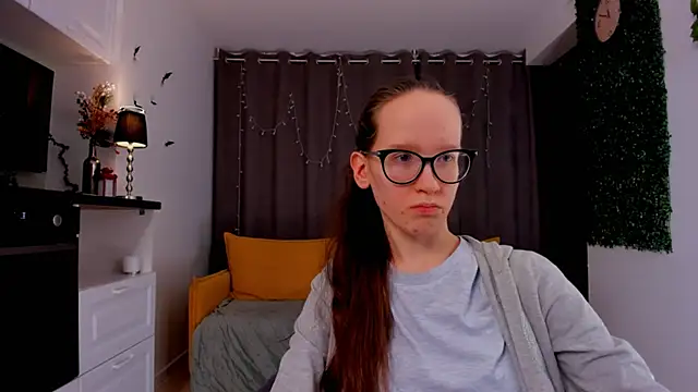 Snapshot of BettyBrowni chatting on 02.13.25 BettyBrowni online show from 02.13.25