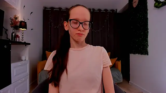 Snapshot of BettyBrowni chatting on 02.14.25 BettyBrowni online show from 02.14.25