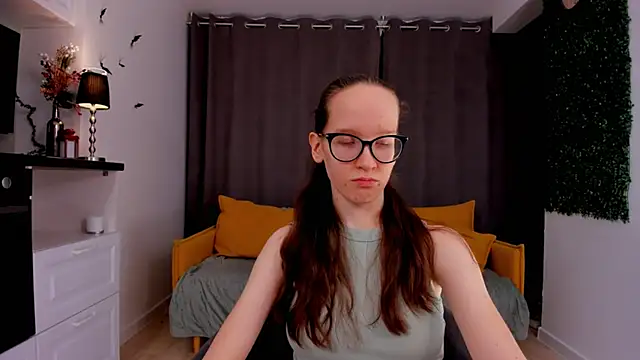 Snapshot of BettyBrowni chatting on 02.15.25 BettyBrowni online show from 02.15.25