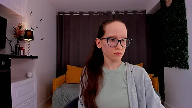 Snapshot of BettyBrowni chatting on 02.15.25 BettyBrowni online show from 02.15.25