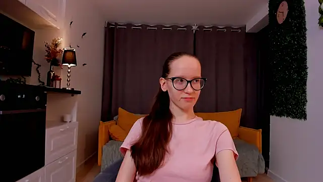 Snapshot of BettyBrowni chatting on 02.19.25 BettyBrowni online show from 02.19.25