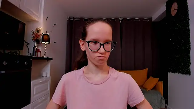 Snapshot of BettyBrowni chatting on 02.20.25 BettyBrowni online show from 02.20.25