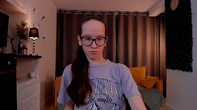 Snapshot of BettyBrowni chatting on 02.20.25 BettyBrowni online show from 02.20.25