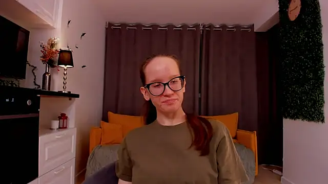 Snapshot of BettyBrowni chatting on 02.22.25 BettyBrowni online show from 02.22.25